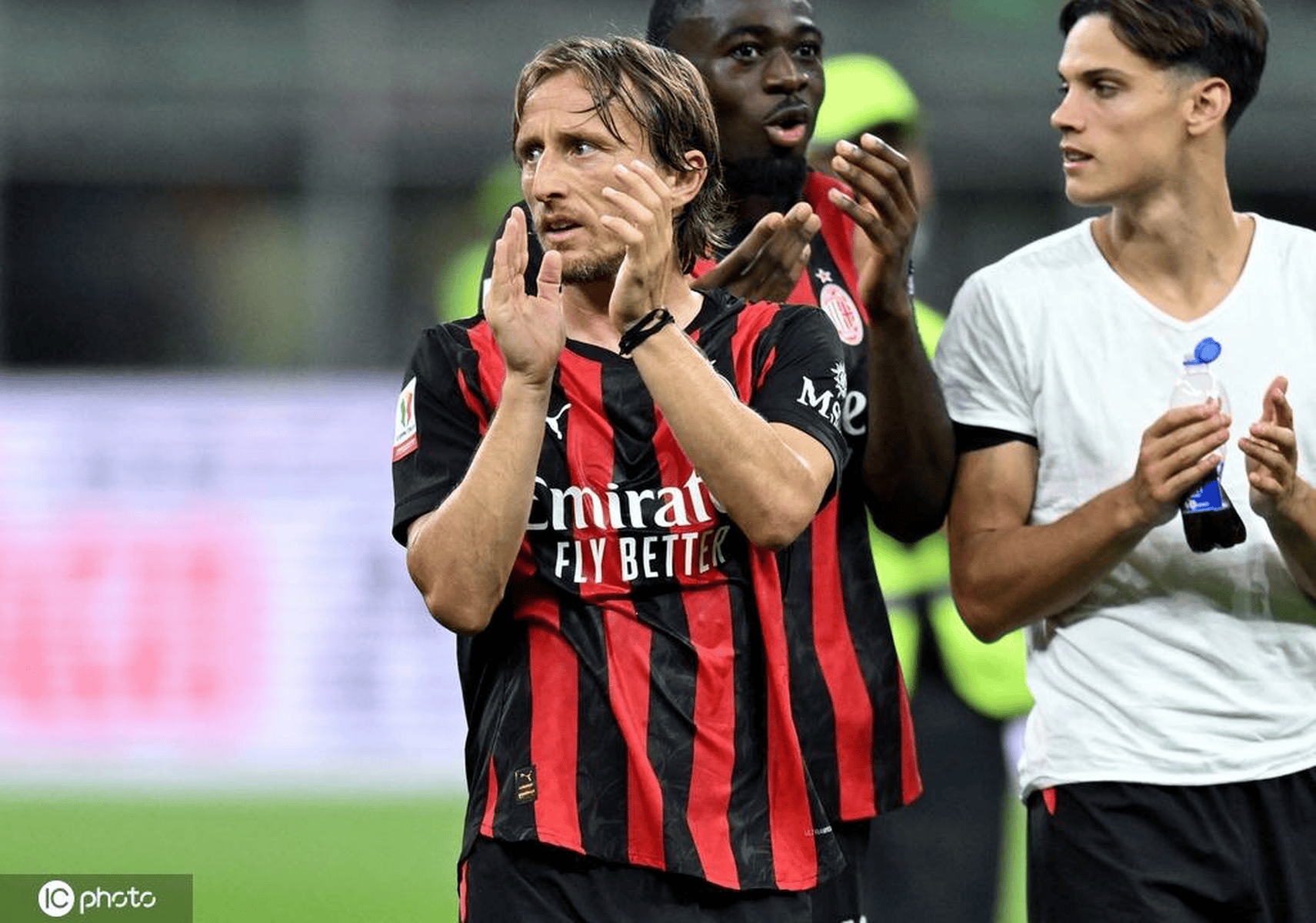 马德里竞技发布备战花絮，今晨复出首秀，意大利杯任务艰巨，训练强度明显提升的简单介绍